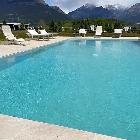 Casa vacanze Carlotta Rossa - With Garden And Pool Colico