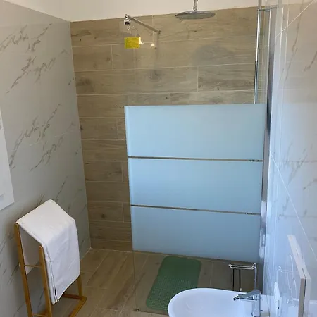 Carlotta Rossa - With Garden And Pool Holiday home Colico