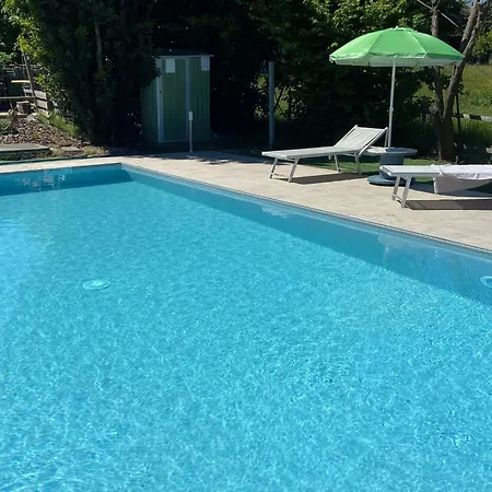 Carlotta Rossa - With Garden And Pool Hébergement de vacances